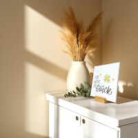 Spruchtafel "Hier wohnt das Glück" 15x15 cm – Feinsteinplatte mit Kleeblatt, inkl. Eichenholzständer & Wandaufhängung